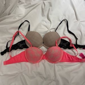 Set of 2 lightly lined bras